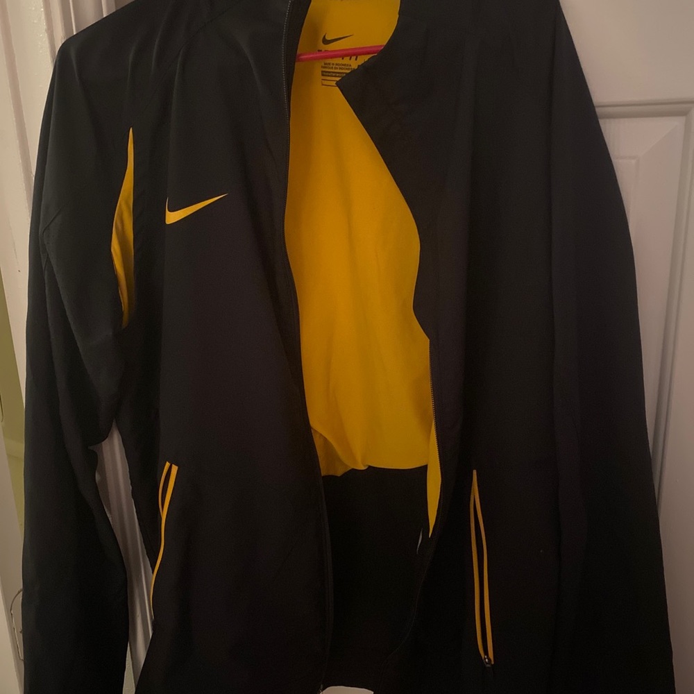 Nike dri fit zip up wind breaker